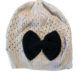 Light pink bow tie beanie